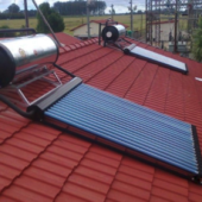 Ubersolar High Pressure Close Coupled Thermo Siphon Systems